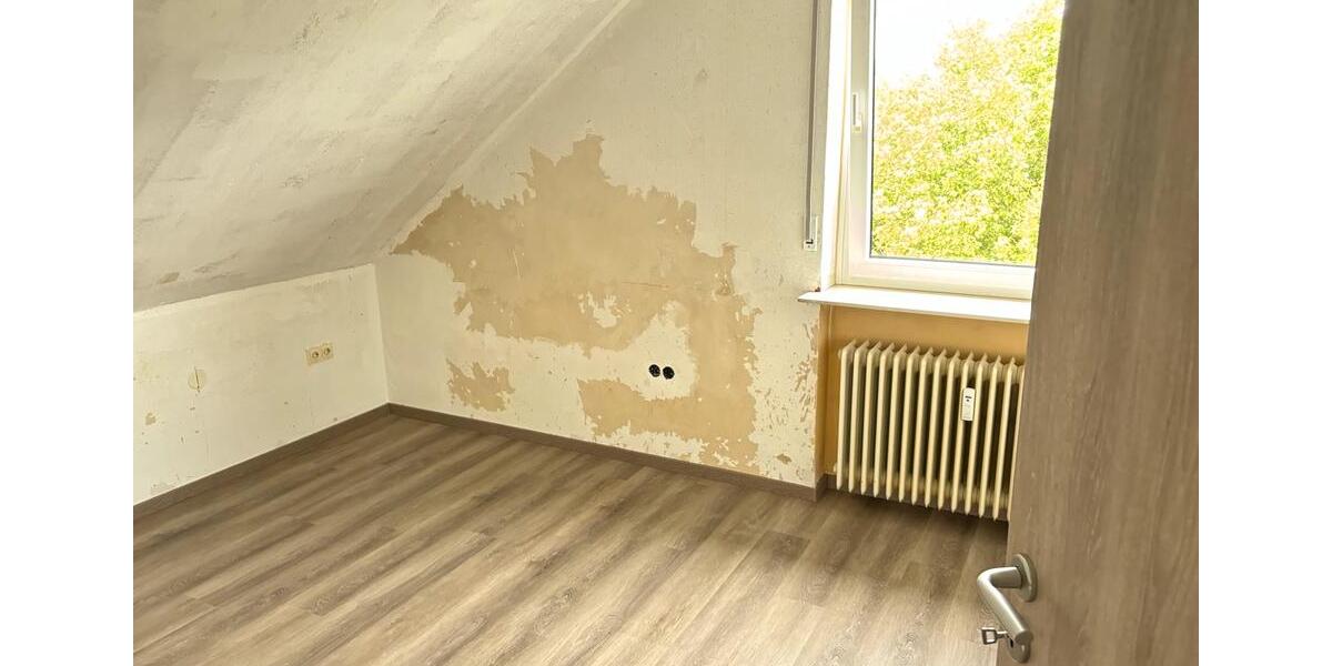 Dachgeschoßwohnung Bad Arolsen - 4 Zimmer, 85 m&sup2;, 800&euro; | Angebot:25292033