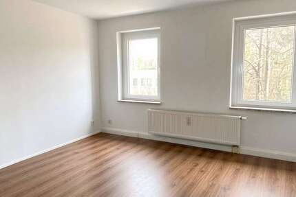 Wohnung Groß Schacksdorf - 2 Zimmer, 49 m&sup2;, 241&euro; | Angebot:26289440