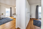 Wohnen in hochwertigem Ambiente mit internationalem Flair. Möblierte 2 Zimmer-Dachterrassen-Wohnung - Einfamilienhaus Düsseldorf Heerdt | Angebot:26645368