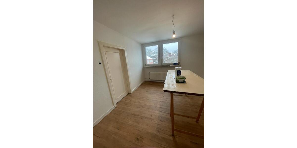 Renovierte helle 3 Zimmer Dachgeschoss Wohnung mit Aussicht 3 zimmer