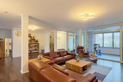 Moderne große Stadtwohnung mit Balkon und Loggia! 4 zimmer