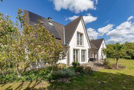 Haus Radbruch - 7 Zimmer, 223 m&sup2;, 3.650&euro; | Angebot:27130022