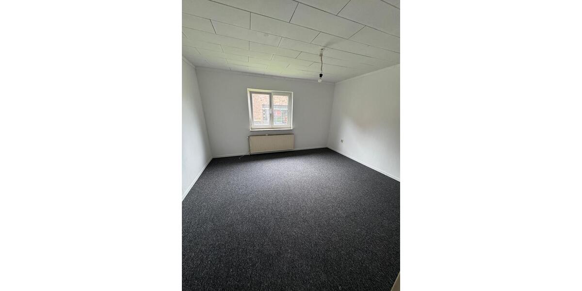 Erdgeschoßwohnung Pronstorf - 4 Zimmer, 100 m&sup2;, 1.150&euro; | Angebot:25901407