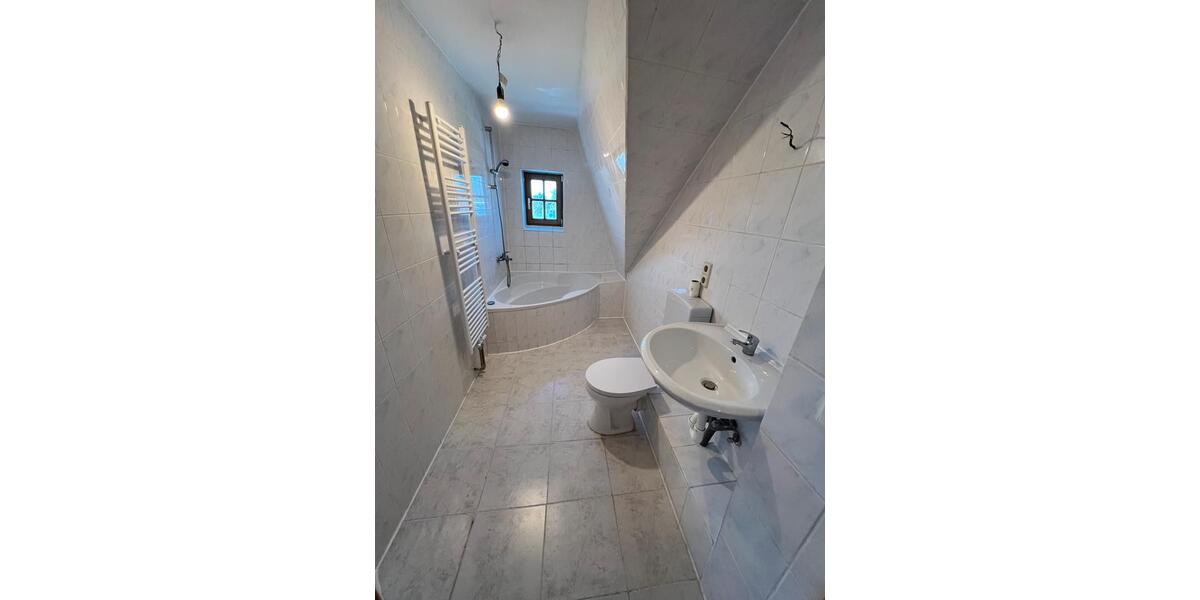 Etagenwohnung Lichtentanne - 1 Zimmer, 32 m&sup2;, 220&euro; | Angebot:24781608