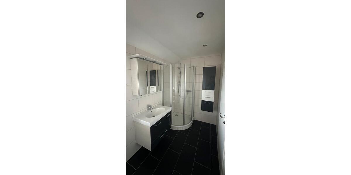 Etagenwohnung Blankenhain - 4 Zimmer, 125 m&sup2;, 900&euro; | Angebot:26604354