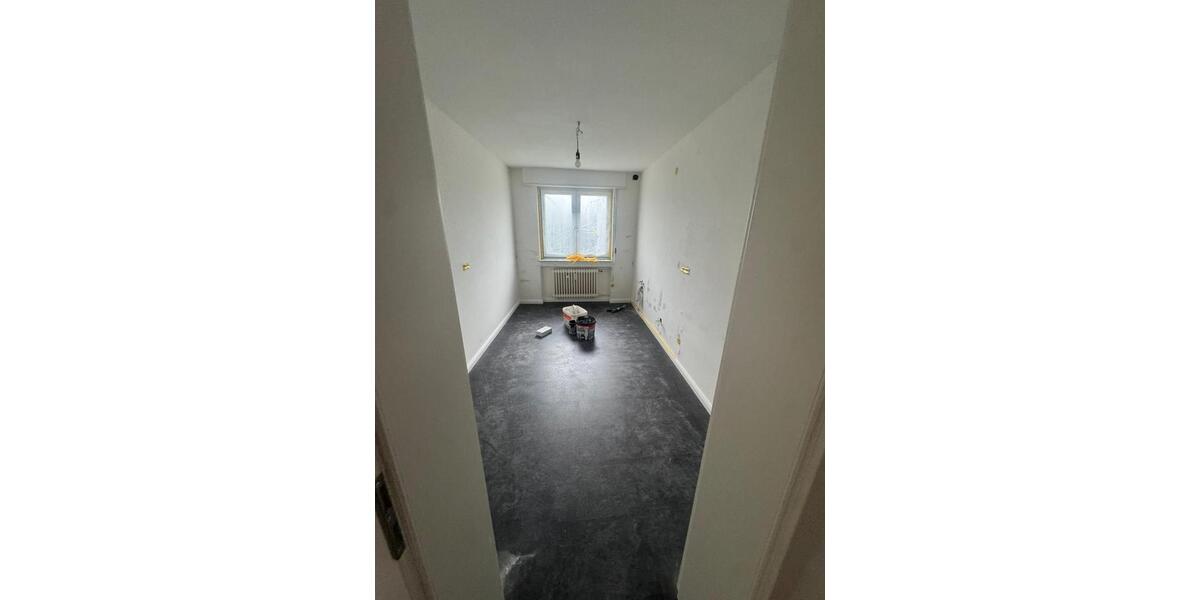 Renovierte 3-ZKB mit Balkon zu vermieten 3 zimmer