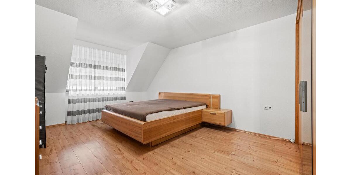 Etagenwohnung Markdorf - 4.5 Zimmer, 132 m&sup2;, 1.400&euro; | Angebot:26506387