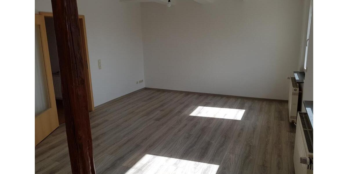 3,5 Zimmer Dachgeschoßwohnung, separater Eingang, offener Küchenb 3 zimmer