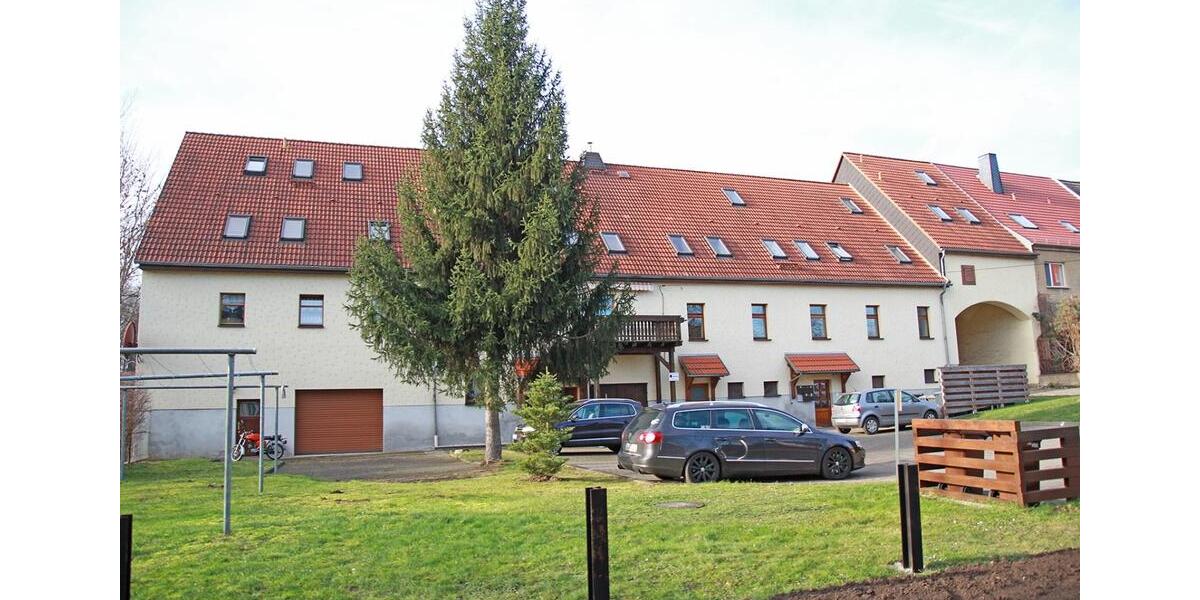 Dachgeschoßwohnung Zeitz - 2 Zimmer, 63 m&sup2;, 275&euro; | Angebot:24650232