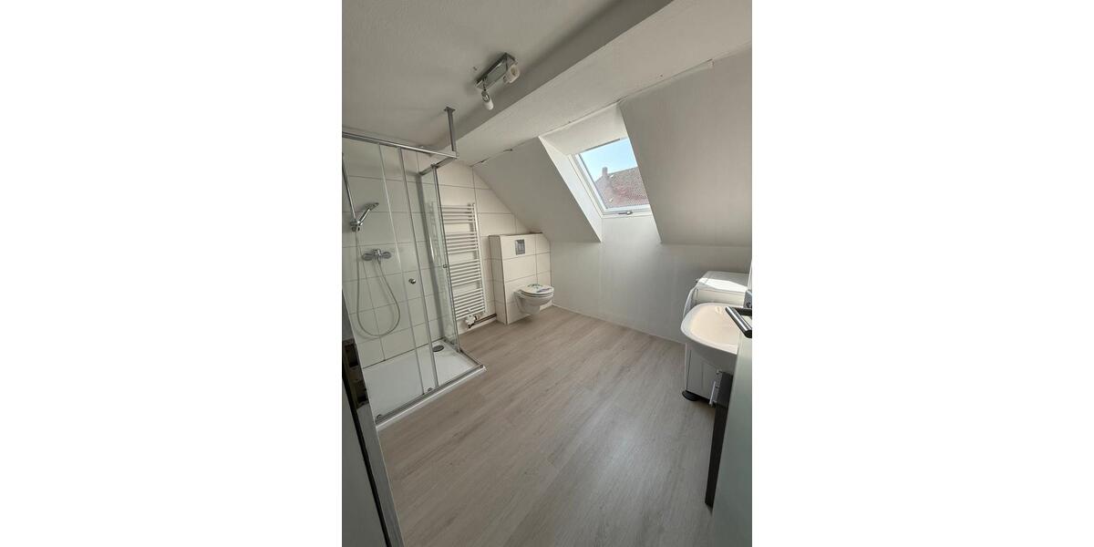 Dachgeschoßwohnung Stadthagen - 4 Zimmer, 110 m&sup2;, 600&euro; | Angebot:25450557