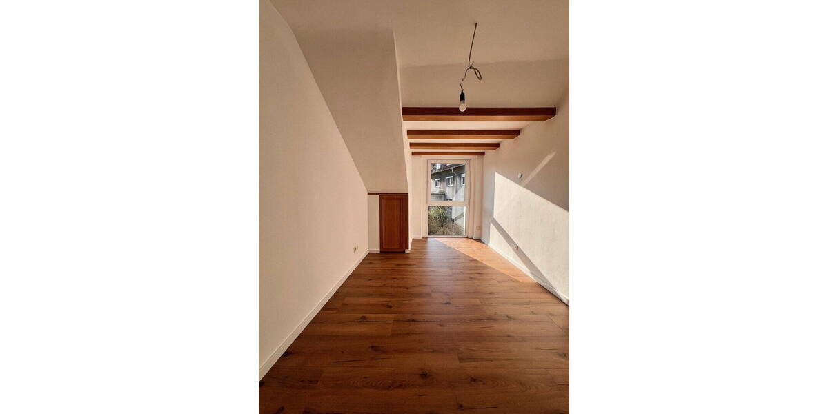 Einfamilienhaus Bielefeld Innenstadt - 9 Zimmer, 230 m&sup2;, 3.550&euro; | Angebot:26155754