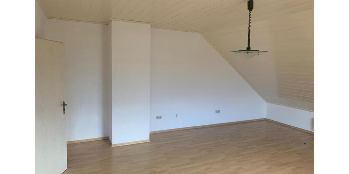 Dachgeschoßwohnung Limburg an der Lahn - 4 Zimmer, 94 m&sup2;, 1.000&euro; | Angebot:25285667