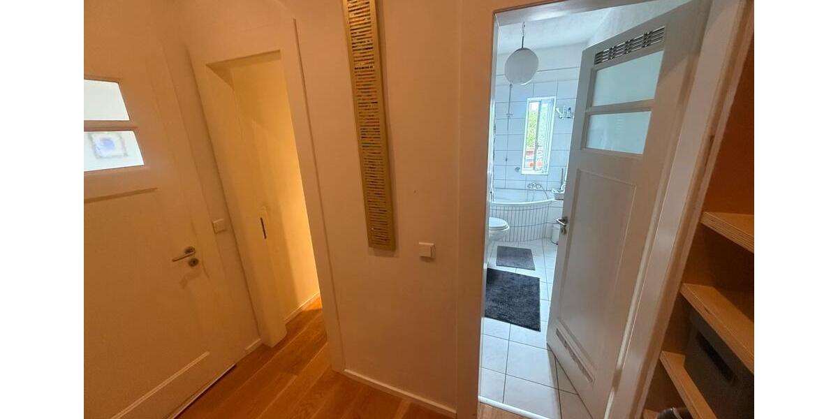 Einfamilienhaus Düsseldorf Niederkassel - 3.5 Zimmer, 113 m&sup2;, 2.999&euro; | Angebot:24638005