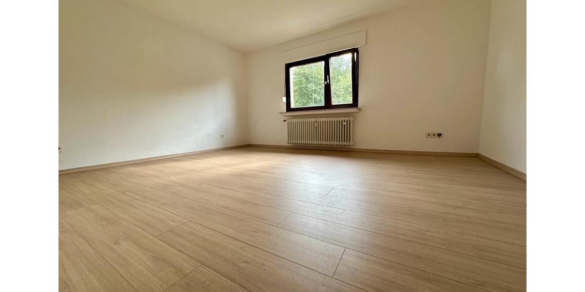 Erdgeschoßwohnung Lennestadt - 3 Zimmer, 100 m&sup2;, 700&euro; | Angebot:25756645