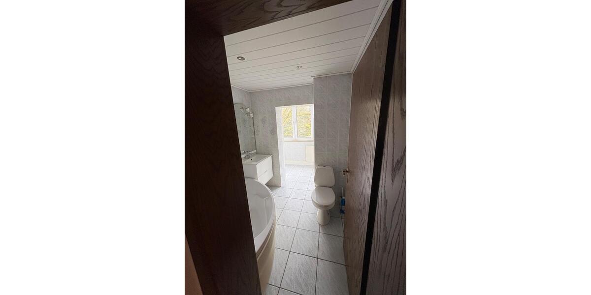 Etagenwohnung Genthin - 5 Zimmer, 90 m&sup2;, 639&euro; | Angebot:25942647