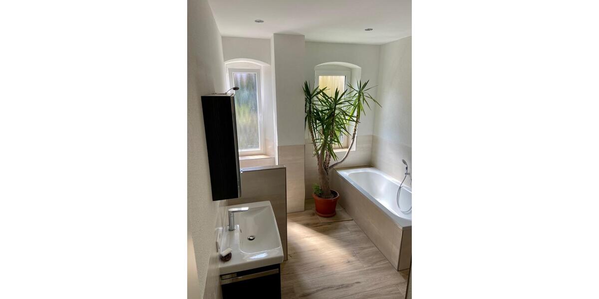 Hochparterre Neustadt an der Aisch - 4 Zimmer, 142 m&sup2;, 1.150&euro; | Angebot:26227719