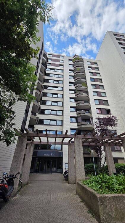 Familien-Zuhause in angenehmer Größe, 3 Zimmer mit Balkon, Laminat, Wannenbad, Gäste-WC, Aufzug