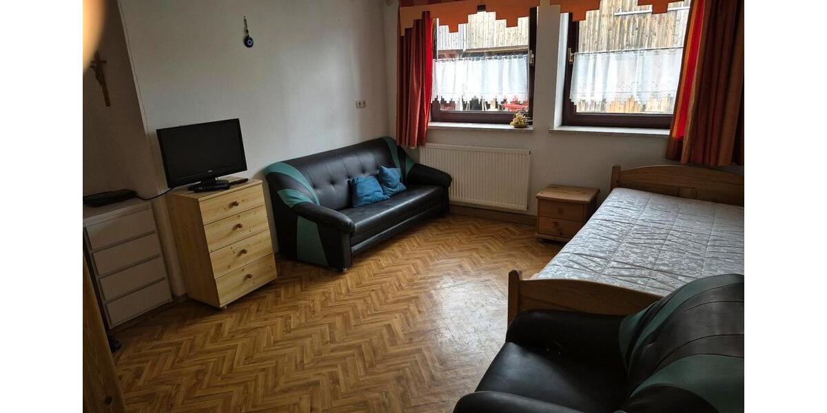 Erdgeschoßwohnung Konnersreuth - 3 Zimmer, 129 m&sup2;, 750&euro; | Angebot:25907825