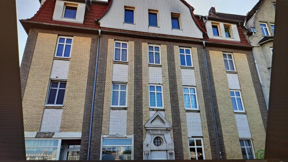 2 Zimmer frei in 3er WG