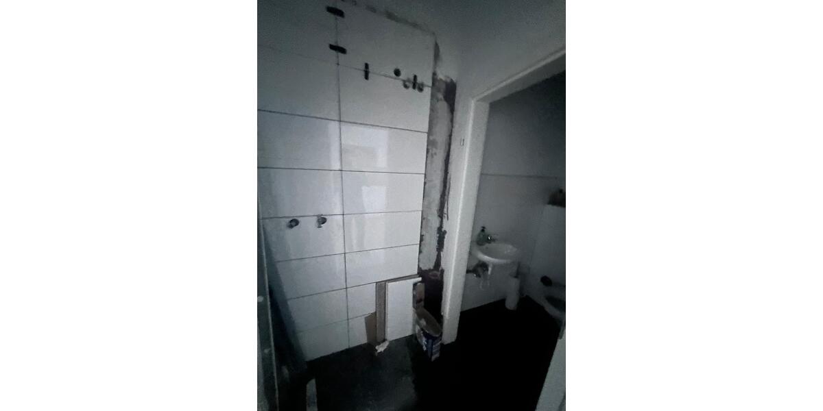 Ladenlokal, Büro, Lagerraum mit WC. zimmer