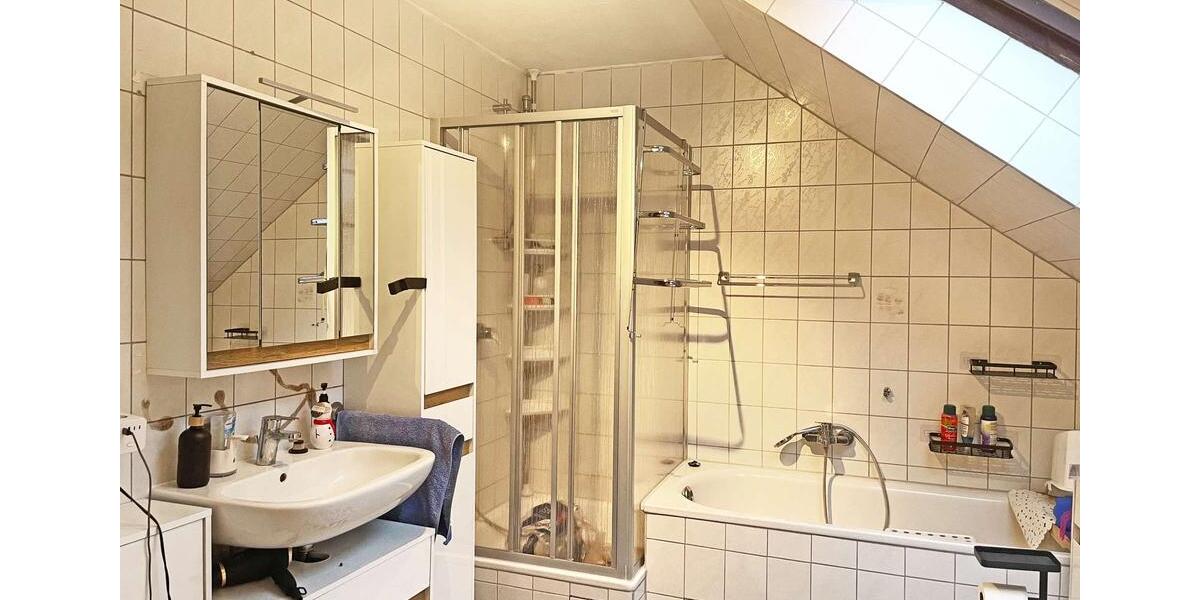 Etagenwohnung Lehrte - 3 Zimmer, 105 m&sup2;, 935&euro; | Angebot:25054837