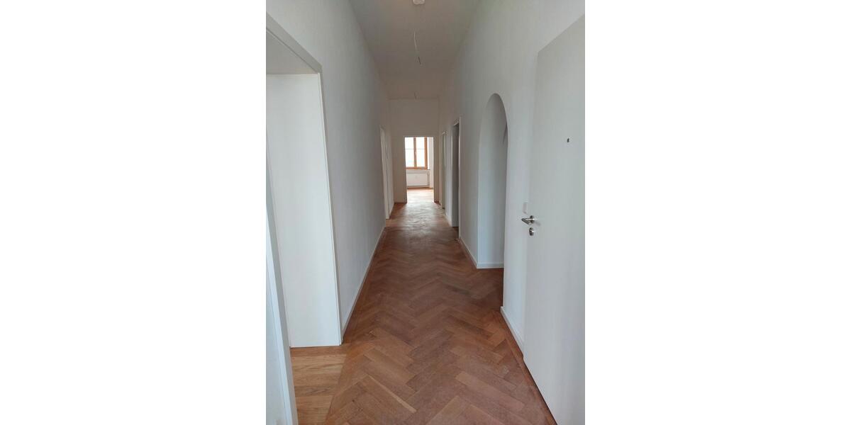 Etagenwohnung Straubing - 4 Zimmer, 143 m&sup2;, 1.200&euro; | Angebot:26006497