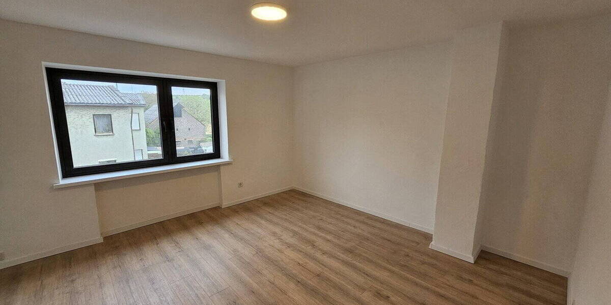 Etagenwohnung Schiffweiler - 3 Zimmer, 61 m&sup2;, 650&euro; | Angebot:26627743