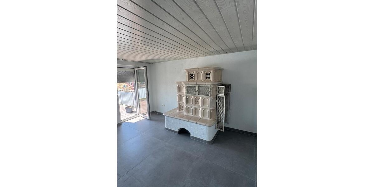 Etagenwohnung Neukirchen - 3 Zimmer, 120 m&sup2;, 1.400&euro; | Angebot:26148673