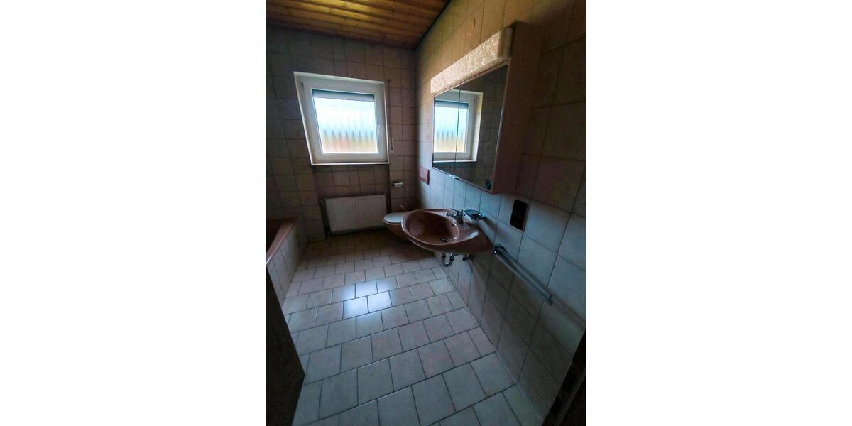 Erdgeschoßwohnung Mudau - 4 Zimmer, 100 m&sup2;, 900&euro; | Angebot:26538966