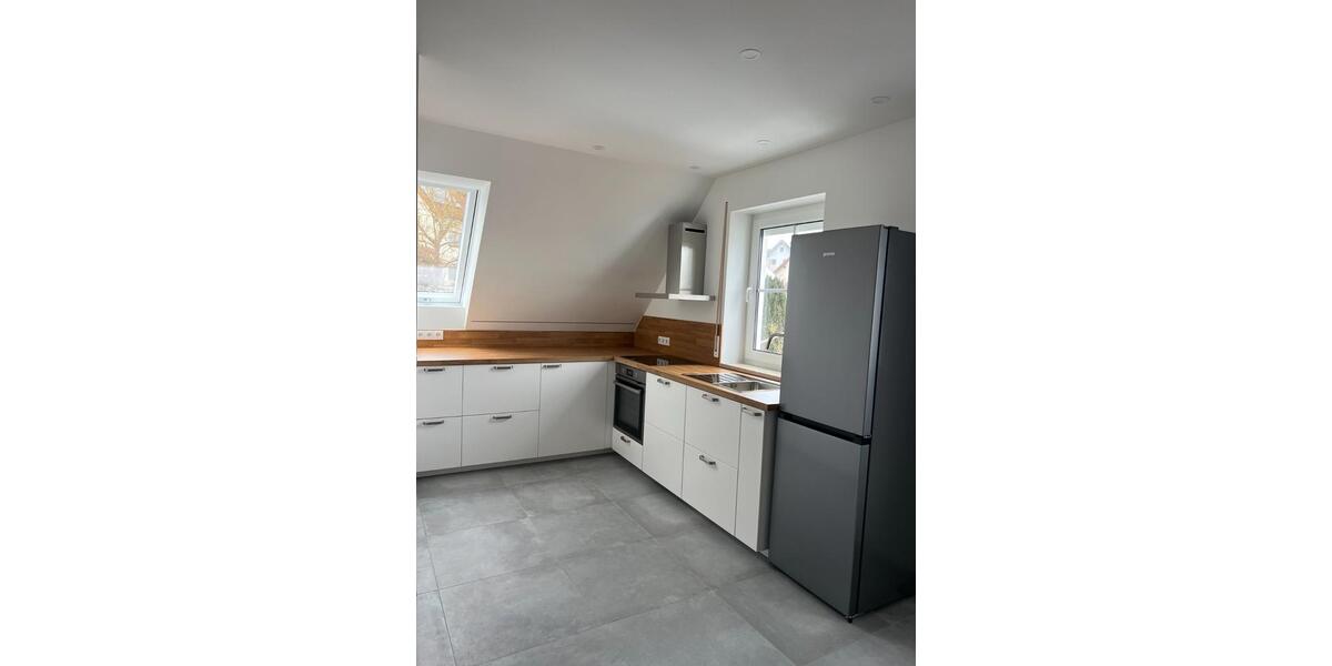 Dachgeschoßwohnung Rentweinsdorf - 2 Zimmer, 50 m&sup2;, 610&euro; | Angebot:24755476