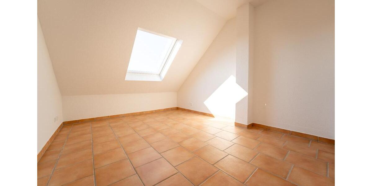 Dachgeschoßwohnung Edemissen - 3.5 Zimmer, 86 m&sup2;, 645&euro; | Angebot:25999984