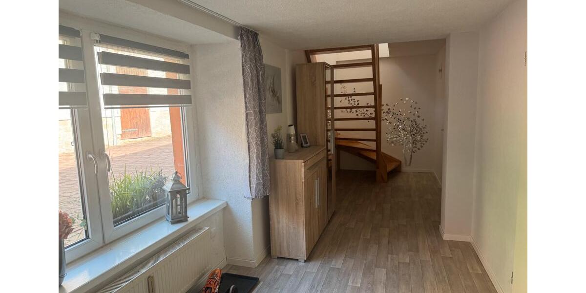 Maisonettenwohnung Nebra (Unstrut) - 4 Zimmer, 125 m&sup2;, 650&euro; | Angebot:25414312