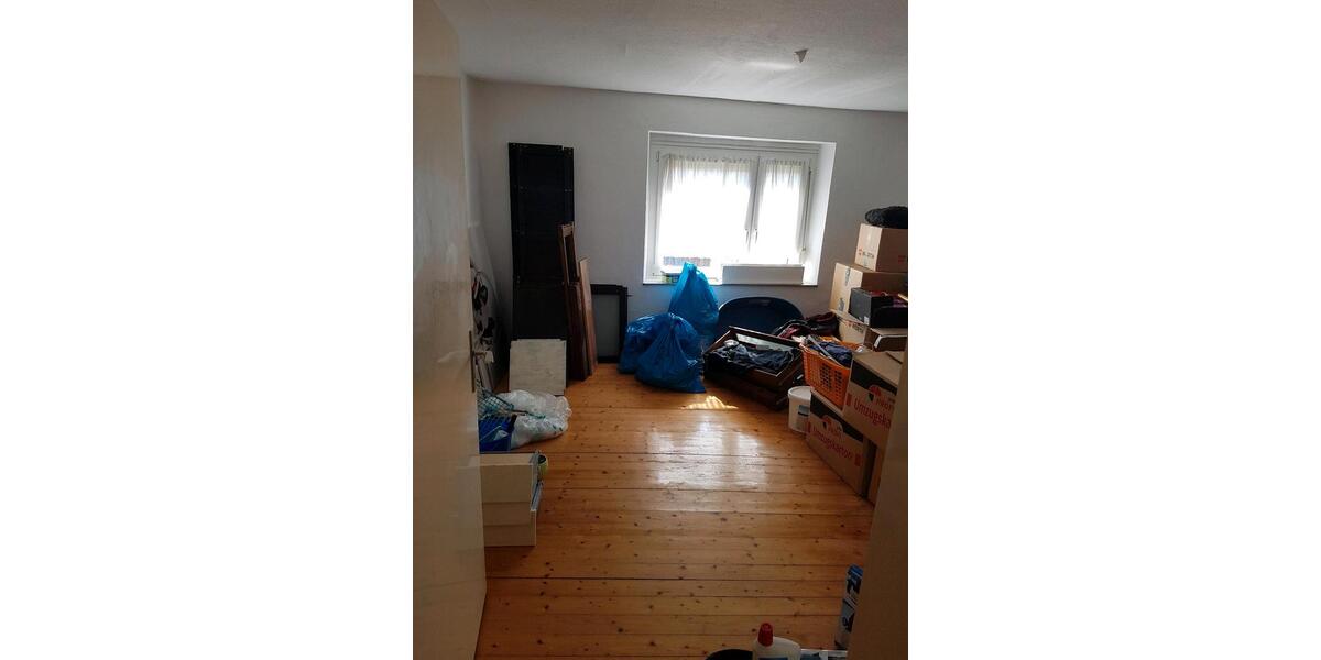 Reihenhaus Roding - 7 Zimmer, 220 m&sup2;, 700&euro; | Angebot:25287777