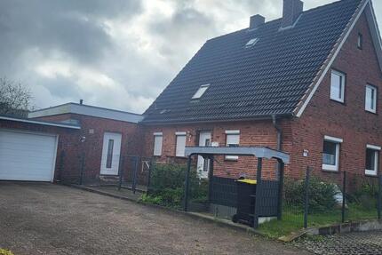 Haus Büdelsdorf - 8 Zimmer, 220 m&sup2;, 2.000&euro; | Angebot:24428828