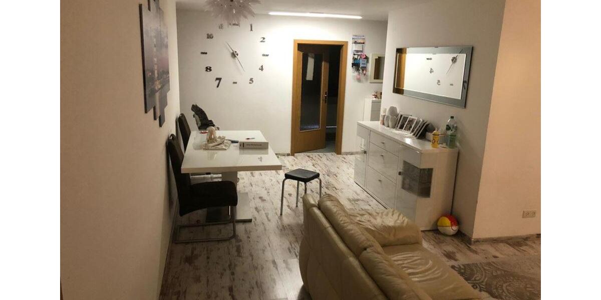 Erdgeschoßwohnung Uhingen - 4.5 Zimmer, 90 m&sup2;, 1.450&euro; | Angebot:24680785