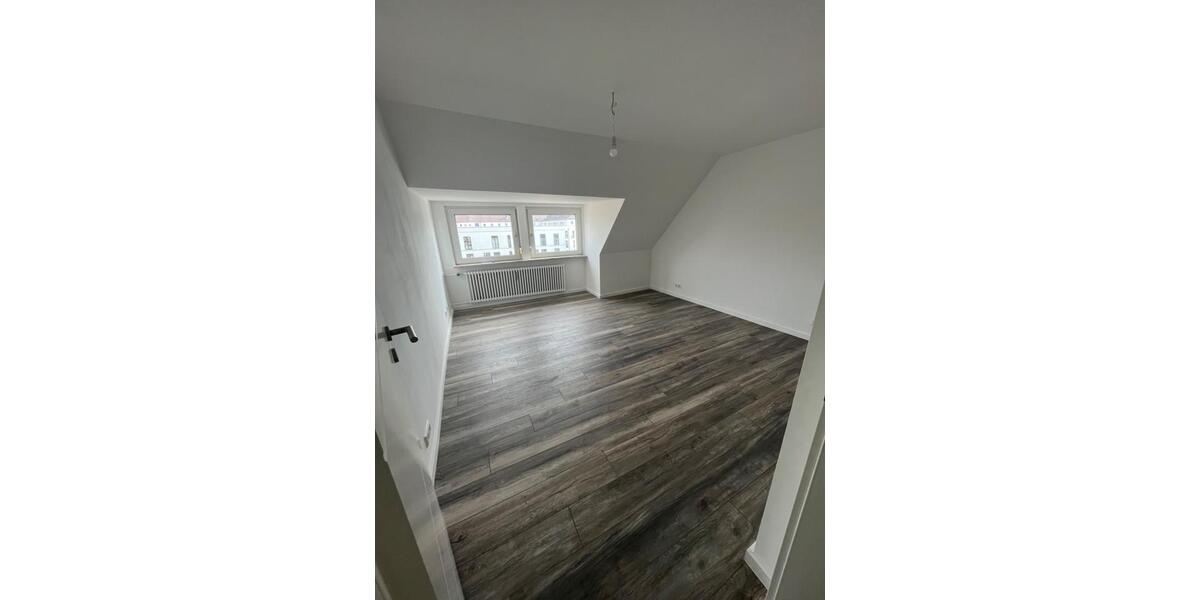 Dachgeschoßwohnung Wolfsburg - 4 Zimmer, 53 m&sup2;, 500&euro; | Angebot:26558069