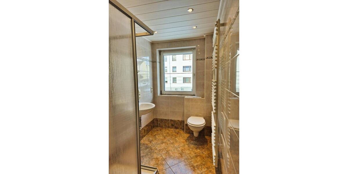 Schöne 2 Raum Wohnung (+Mansarde) in Schleiz 3 zimmer