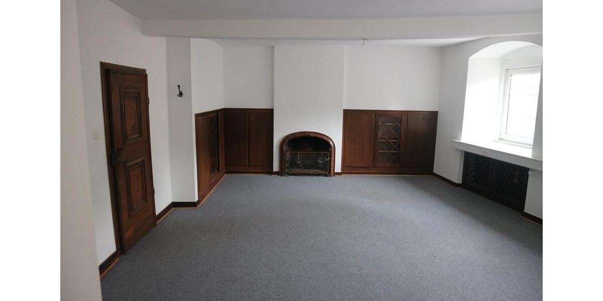 Etagenwohnung Bad Sobernheim - 8 Zimmer, 223 m&sup2;, 2.000&euro; | Angebot:26019674