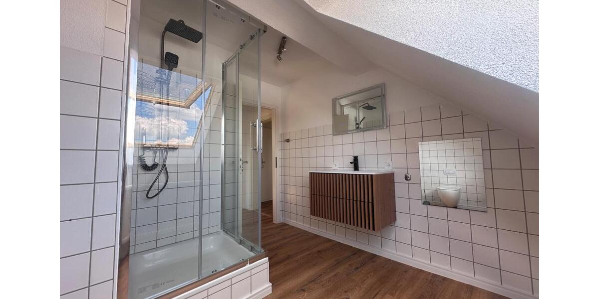 Dachgeschoßwohnung Waldbrunn - 3 Zimmer, 70 m&sup2;, 750&euro; | Angebot:26525464