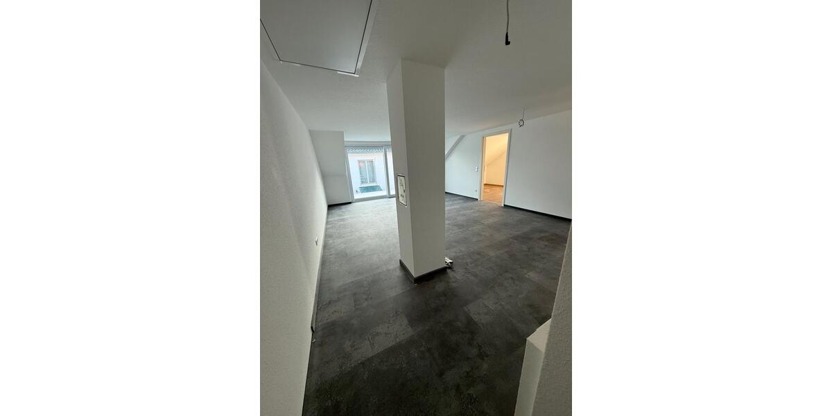 Dachgeschoßwohnung Weil der Stadt - 3 Zimmer, 64 m&sup2;, 1.280&euro; | Angebot:25080072