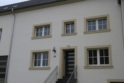 Haus Tawern - 9 Zimmer, 192 m&sup2;, 2.015&euro; | Angebot:25894625