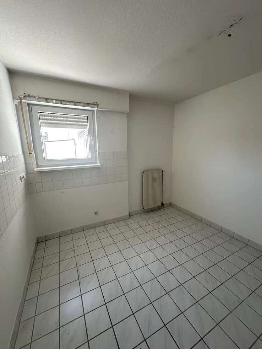 ++Aktuell in Sanierung!!! 3-RW mit Balkon und 2 Badezimmer++ 3 zimmer