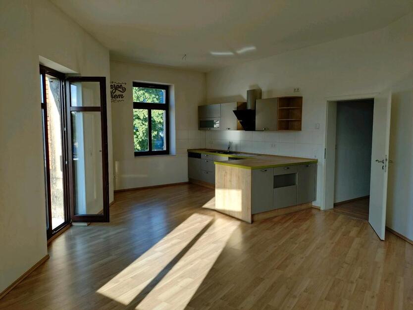 Großzügige 4- RaumWohnung mit 2 Bädern