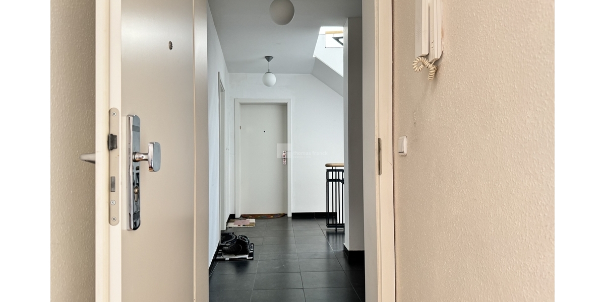 Wohnen mit Weltkulturerbe: 2-Zimmer-Wohnung mit Balkon, Fahrstuhl & Ausblick - Etagenwohnung Schwerin Altstadt | Angebot:26614880
