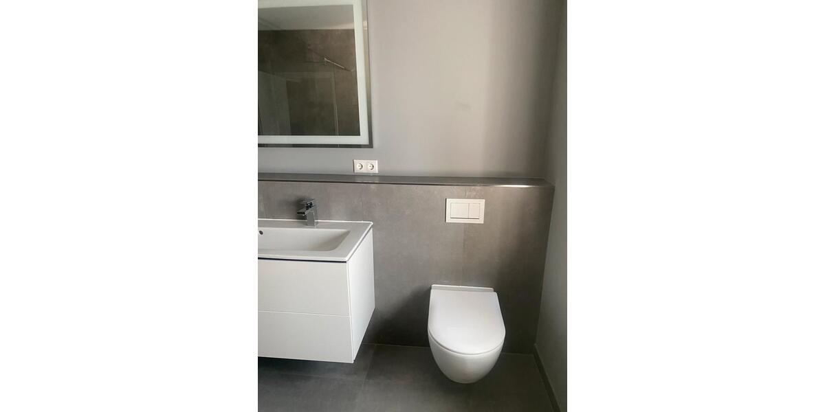 Terrassenwohnung Cham - 4 Zimmer, 150 m&sup2;, 1.380&euro; | Angebot:23273835