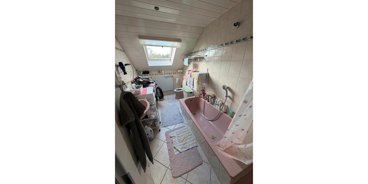 Dachgeschoßwohnung Heusweiler - 4.5 Zimmer, 90 m&sup2;, 900&euro; | Angebot:26241450