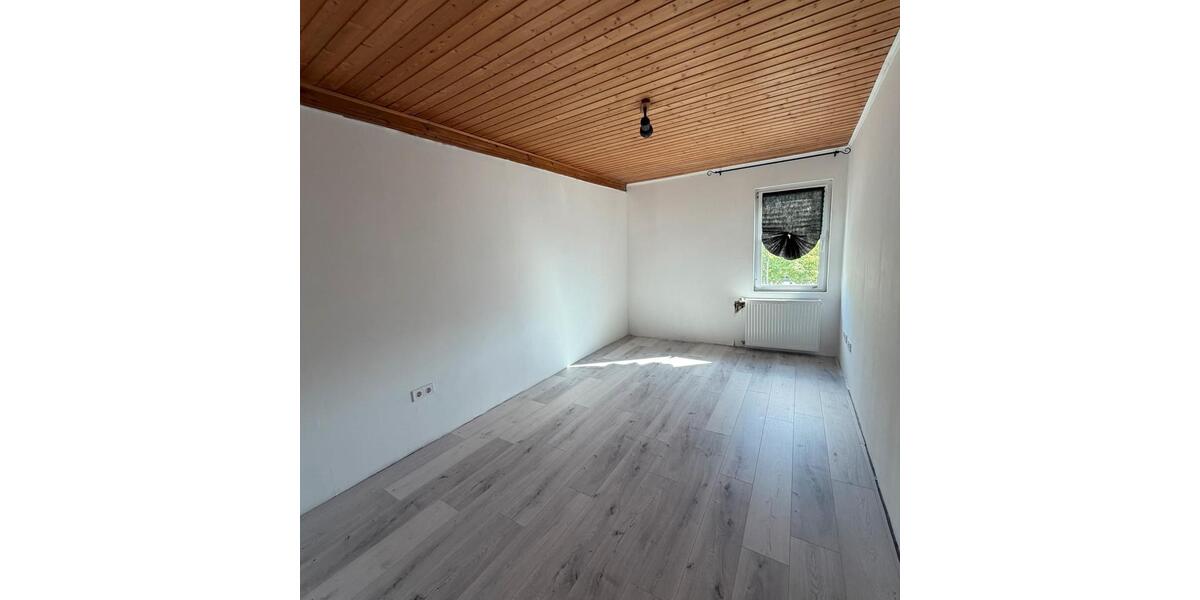 Etagenwohnung Dornburg - 4 Zimmer, 101 m&sup2;, 600&euro; | Angebot:26625699