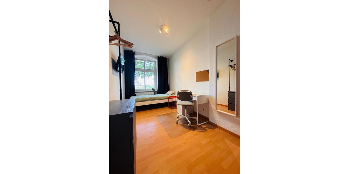 Erdgeschoßwohnung Magdeburg Hopfengarten - 15 Zimmer, 120 m&sup2;, 370&euro; | Angebot:24828098