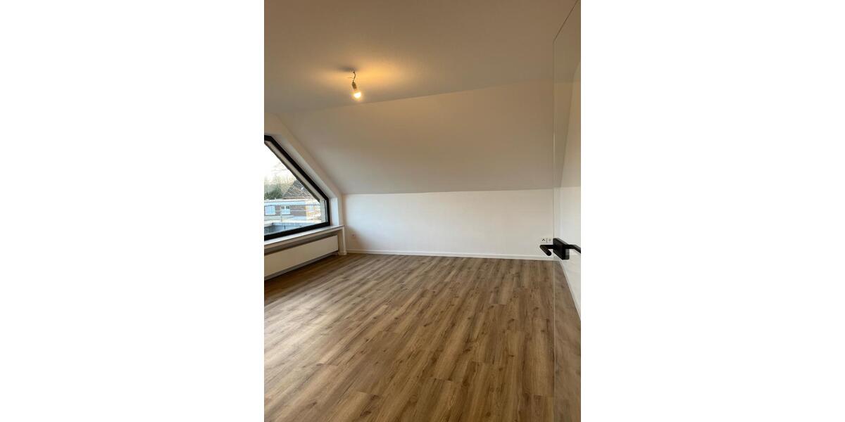 Dachgeschoßwohnung Lingen (Ems) - 3 Zimmer, 89 m&sup2;, 890&euro; | Angebot:25391455