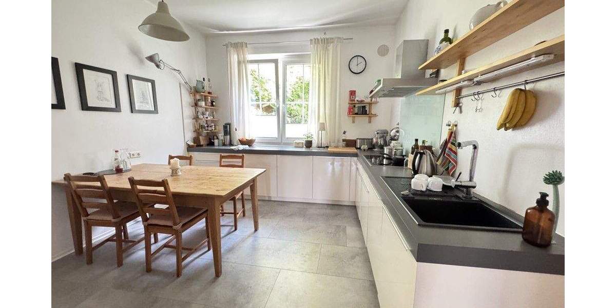 Etagenwohnung Göttingen Oststadt - 6 Zimmer, 184 m&sup2;, 2.430&euro; | Angebot:23289635